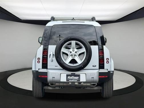 2023 Land Rover Defender 110 SE