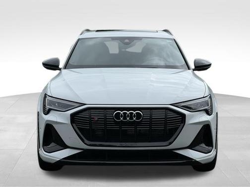 2023 Audi e-tron S Prestige