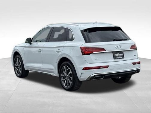 Glacier White Metallic 2025 Audi Q5 45 S line quattro Premium