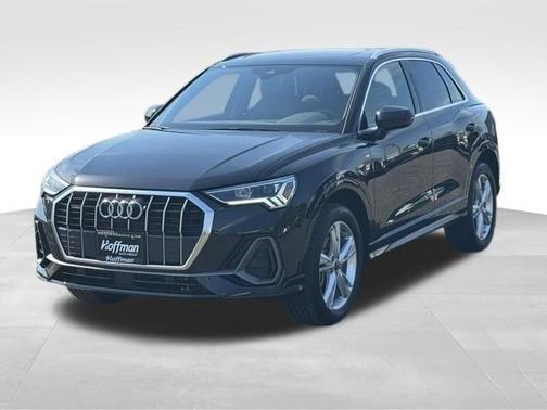 Mythos Black Metallic 2023 Audi Q3 45 S line Premium