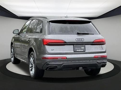2025 Audi Q7 45 Premium Plus