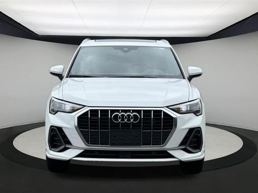 2022 Audi Q3 45 S line Premium