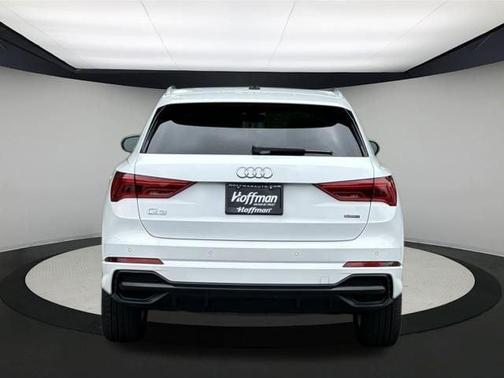 2022 Audi Q3 45 S line Premium