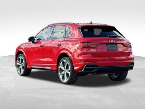 2021 Audi Q3 45 S line Premium