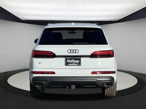 2025 Audi Q7 55 Premium Plus