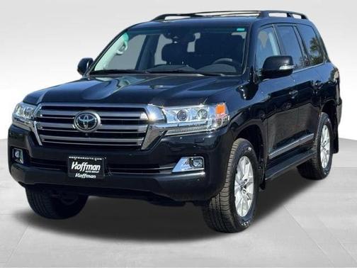 Midnight Black Metallic 2016 Toyota Land Cruiser V8