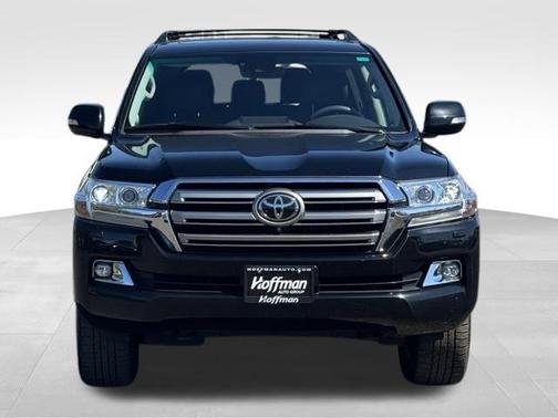 Midnight Black Metallic 2016 Toyota Land Cruiser V8