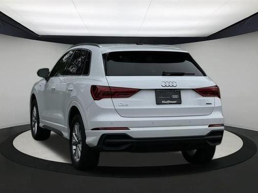 2024 Audi Q3 45 S line Premium