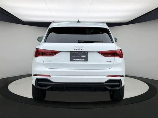 2024 Audi Q3 45 S line Premium
