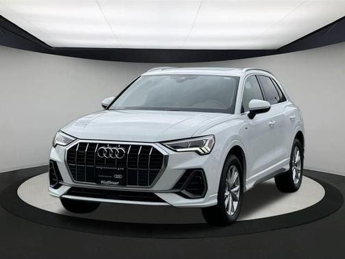 2024 Audi Q3 45 S line Premium