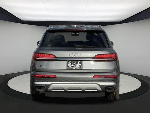 2025 Audi Q7 55 Premium
