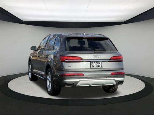 2025 Audi Q7 55 Premium