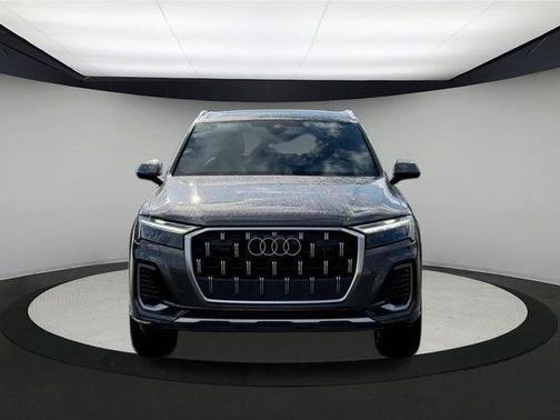 2025 Audi Q7 55 Premium