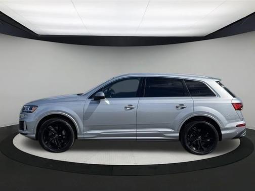 2022 Audi Q7 55 Premium