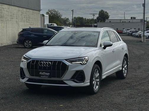 2025 Audi Q3 45 S line Premium