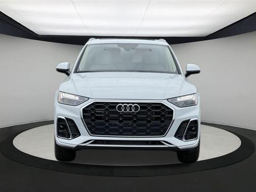 2025 Audi Q5 55 S line quattro Premium
