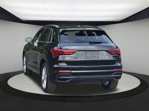 2024 Audi Q3 45 S line Premium