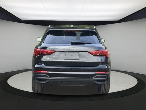 2024 Audi Q3 45 S line Premium