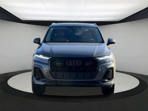 2025 Audi Q7 45 Premium