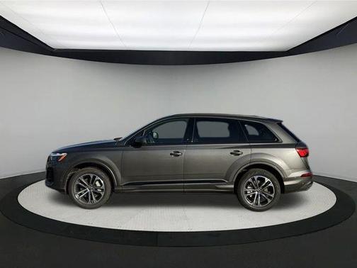 2025 Audi Q7 45 Premium