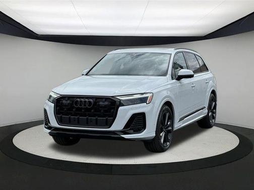2025 Audi Q7 55 Premium Plus