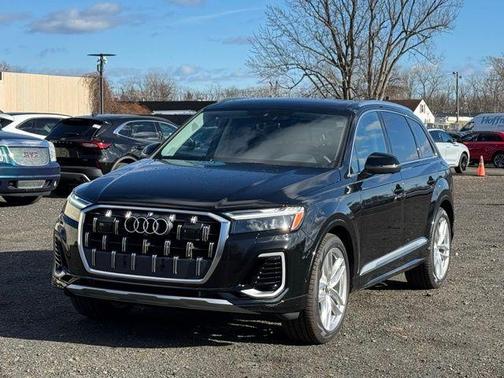 2025 Audi Q7 55 Premium Plus