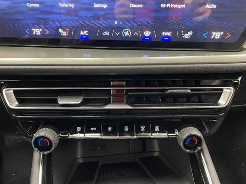 Summit White 2026 Chevrolet Traverse LT