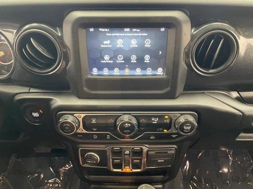 2022 Jeep Gladiator Sport