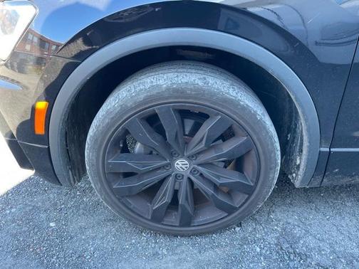 2021 Volkswagen Tiguan 2.0T SE R-Line Black