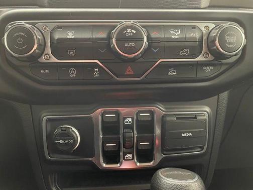 2022 Jeep Gladiator Sport