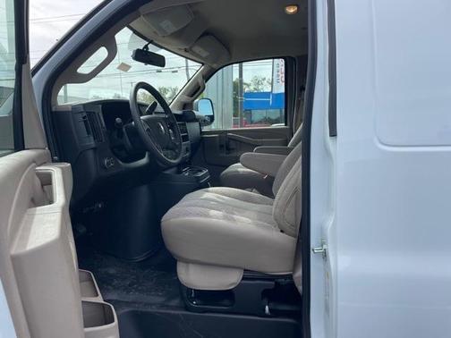 2025 Chevrolet Express 2500 Work Van