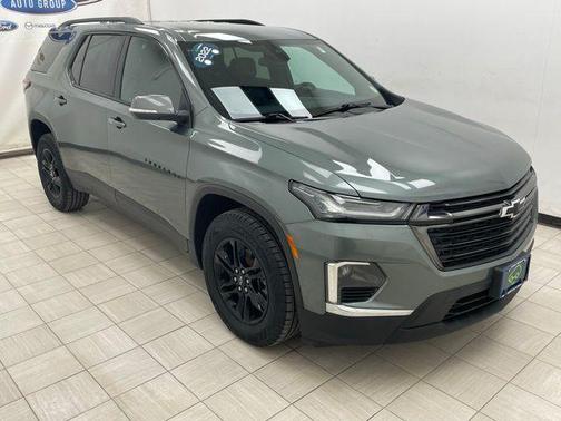 Silver Sage Metallic 2022 Chevrolet Traverse LT Leather