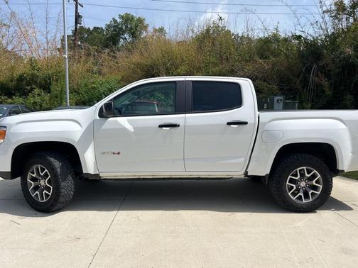 2022 GMC Canyon AT4 w/Cloth