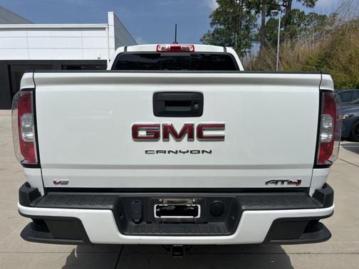 2022 GMC Canyon AT4 w/Cloth