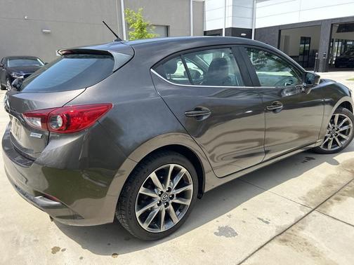 2018 Mazda Mazda3 Touring