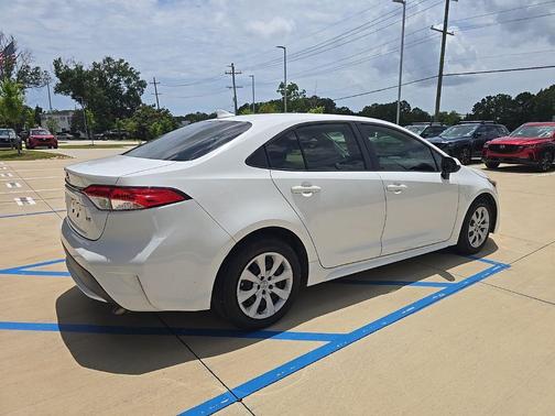White 2022 Toyota Corolla LE