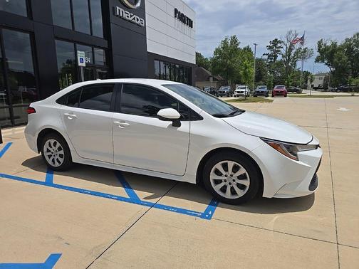 White 2022 Toyota Corolla LE