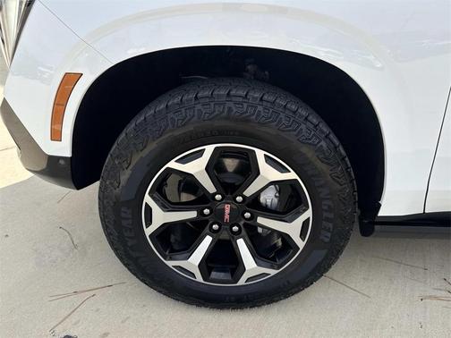 2025 GMC Yukon AT4