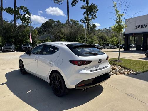 Snowflake White Pearl Mica 2026 Mazda Mazda3 AWD