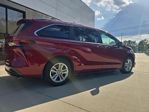 Ruby Flare Pearl 2025 Toyota Sienna Limited