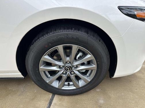 Snowflake White Pearl Mica 2026 Mazda Mazda3 FWD