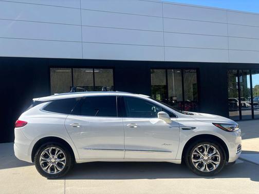 White Frost Tricoat 2020 Buick Enclave FWD Avenir