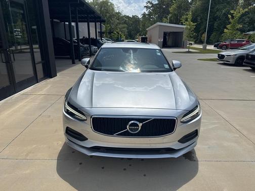 2018 Volvo S90 T5 Momentum