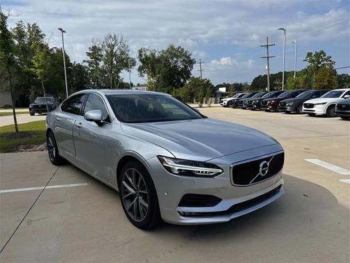 2018 Volvo S90 T5 Momentum