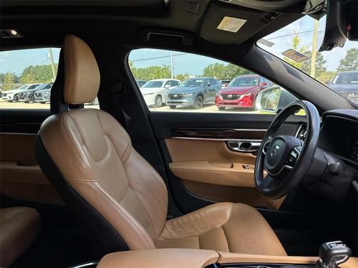 2018 Volvo S90 T5 Momentum