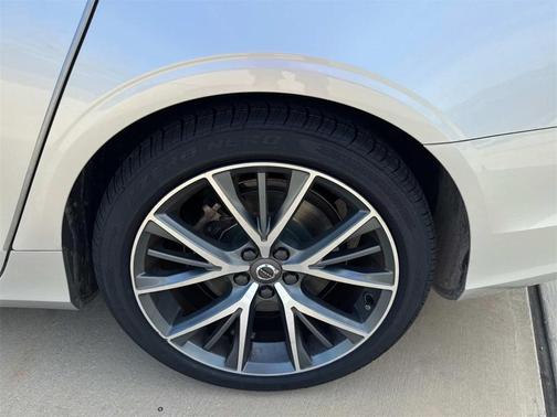 2018 Volvo S90 T5 Momentum