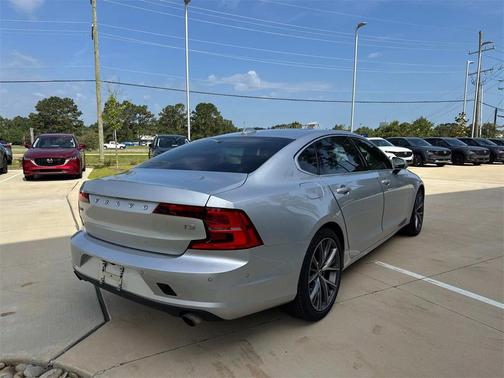 2018 Volvo S90 T5 Momentum
