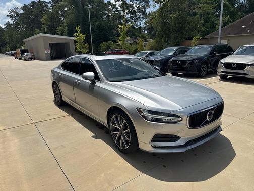 2018 Volvo S90 T5 Momentum