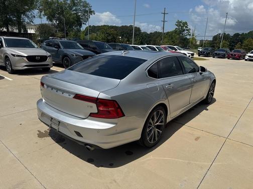 2018 Volvo S90 T5 Momentum