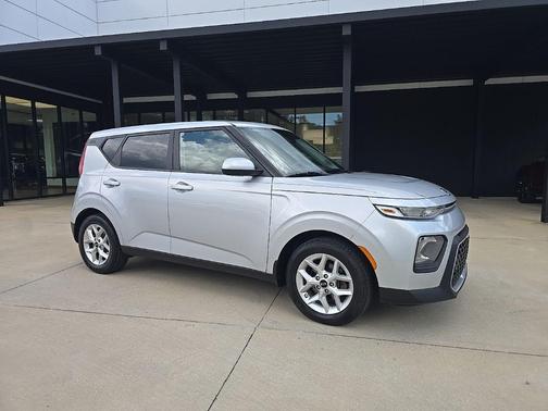 Sparkling Silver 2020 Kia Soul S
